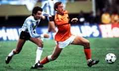 Johan Neeskens (right) does battle with Argentina’s Ossie Ardiles in the 1978 World Cup final, which the Netherlands went on to lose 3-1 after extra time