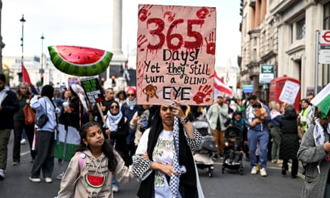 Thousands of pro-Palestinian protesters march through central London