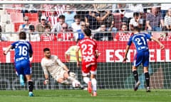 Paulo Gazzaniga saves from Ander Herrera to complete his hat-trick of saves. 